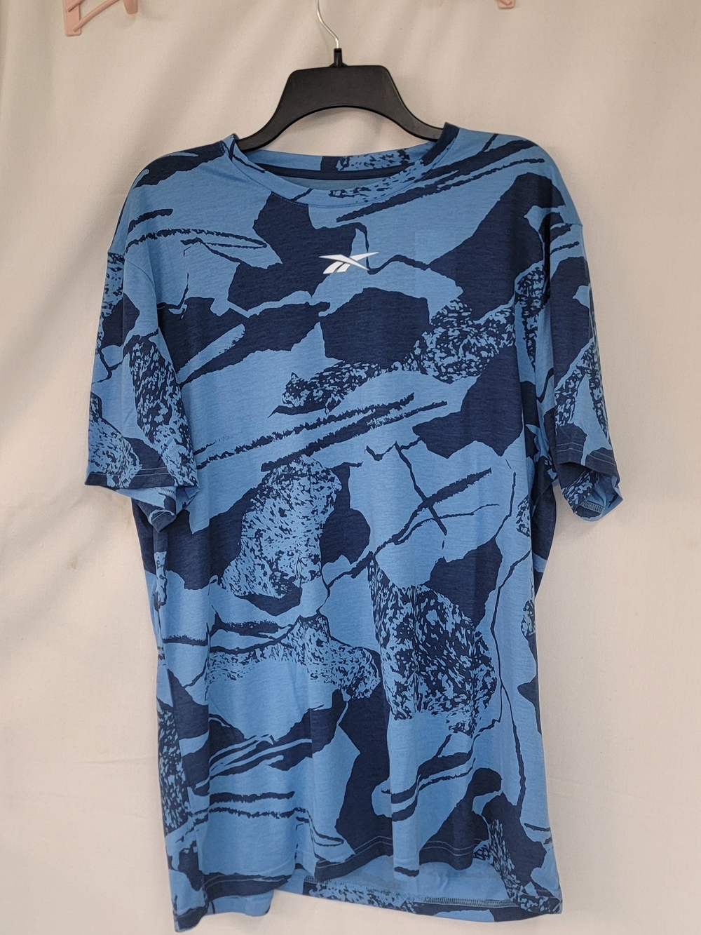 Reebok Light Blue and Navy Abstract Short Sleeve Tee